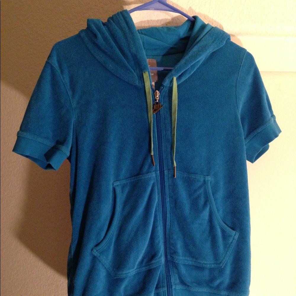 WOMEN’S NIKE SWEATSHIRT SHORT SLEEVE HOODIE TOP WOMENS SMALL HOODED TOP ZIPPER